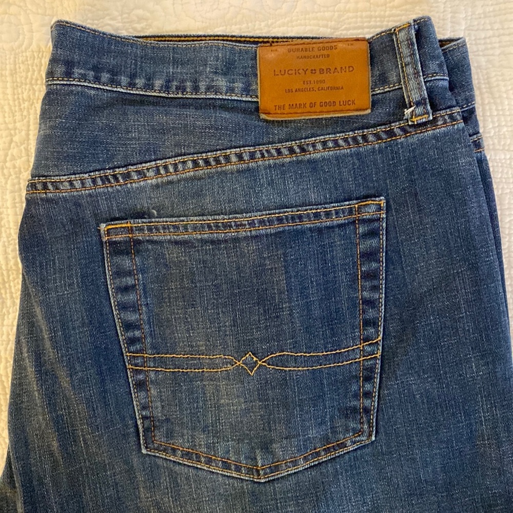Lucky Brand Men’s relaxed straight 42”x30” jeans